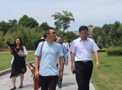 浦东水务和长桥山庄向导考察福寿园和人生就是搏集团