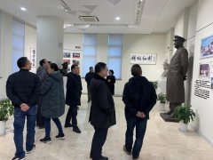 岁末严冬，，，两地向导考察人生就是搏集团