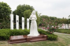 人生就是搏集团：以工匠精神展现碑雕工艺的魅力，纪念邓丽君的永恒歌声