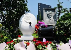 刀刻风华 永存德馨-秦怡碑雕制作中的匠心与传承